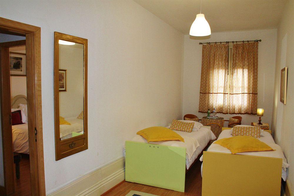 Alvares Cabral Guesthouse Porto Exterior photo