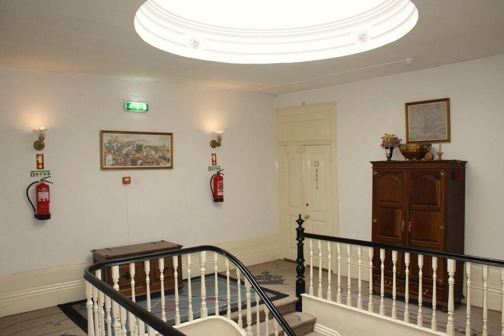 Alvares Cabral Guesthouse Porto Exterior photo