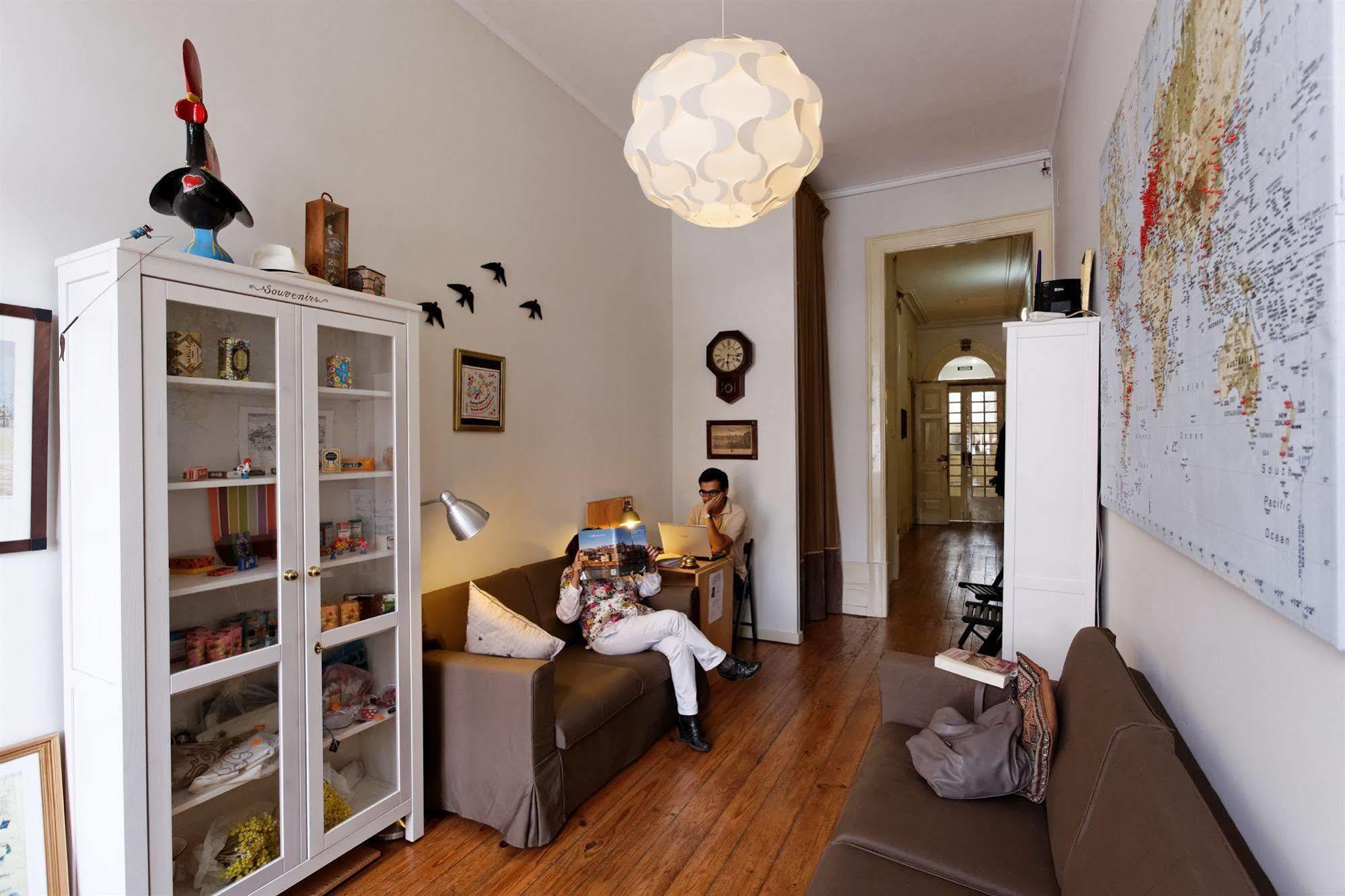 Alvares Cabral Guesthouse Porto Exterior photo