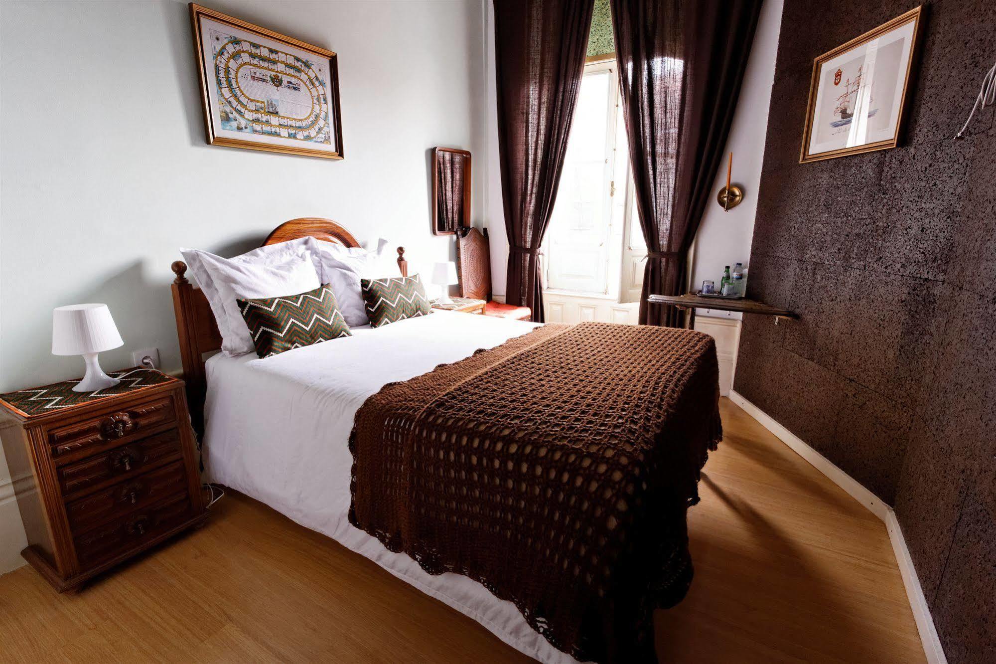 Alvares Cabral Guesthouse Porto Exterior photo