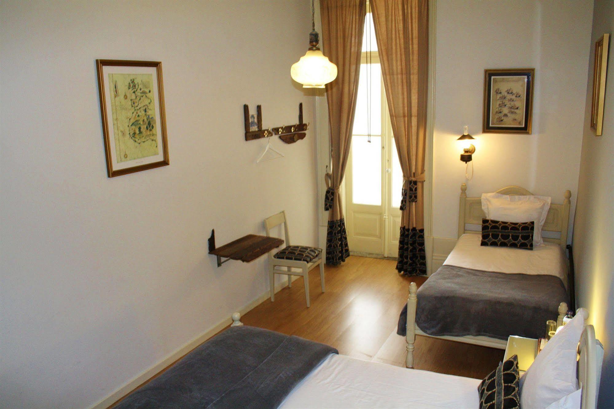 Alvares Cabral Guesthouse Porto Exterior photo