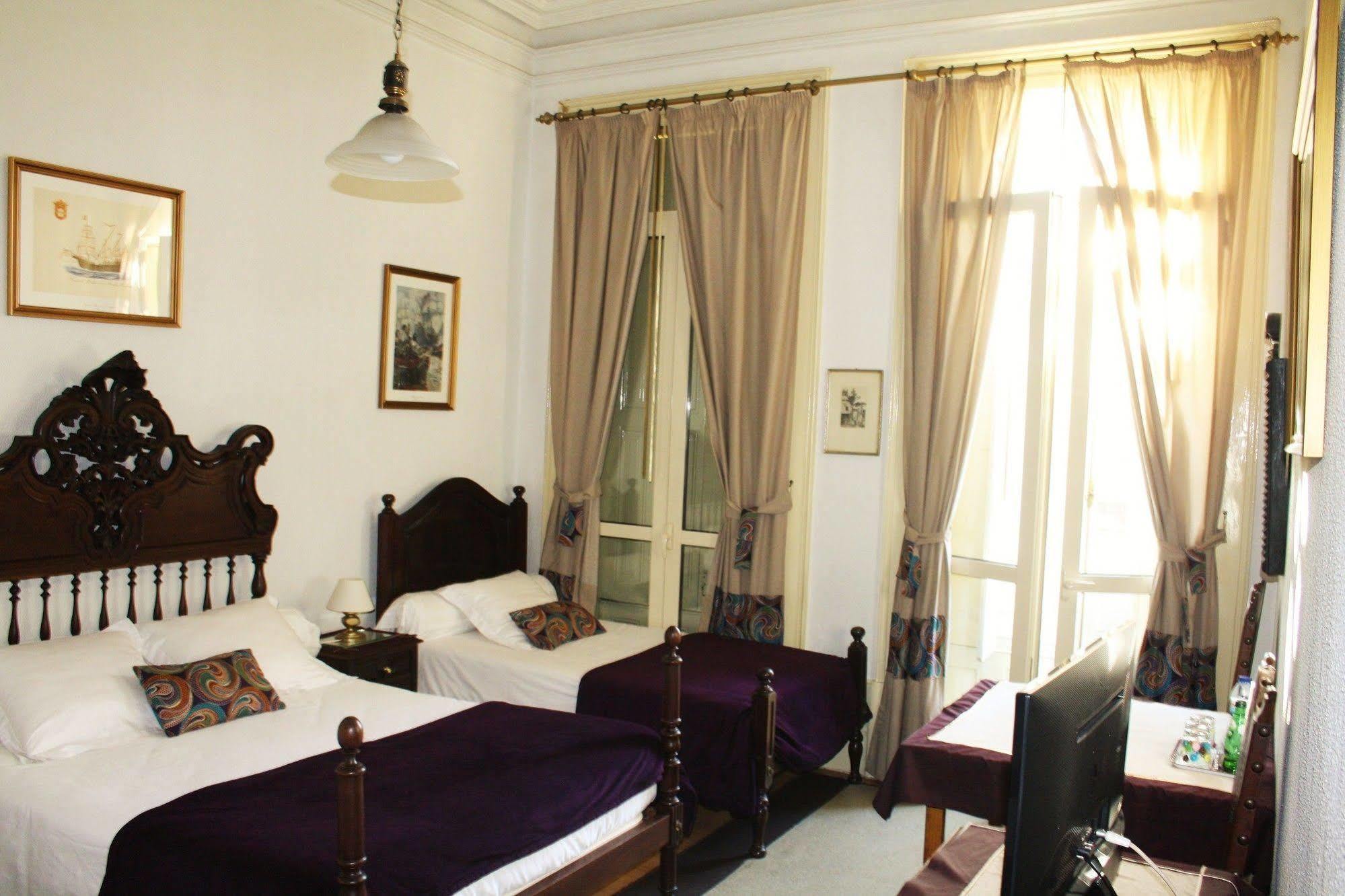 Alvares Cabral Guesthouse Porto Exterior photo