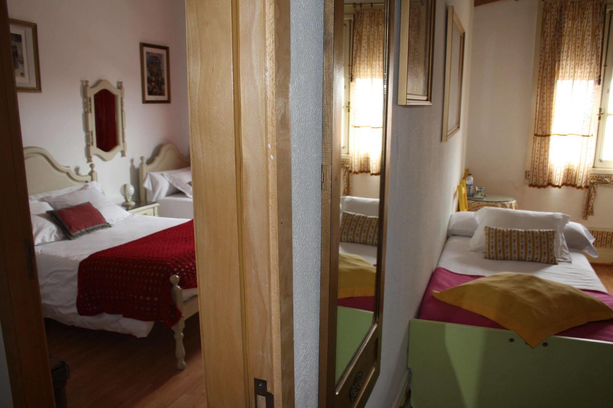 Alvares Cabral Guesthouse Porto Exterior photo