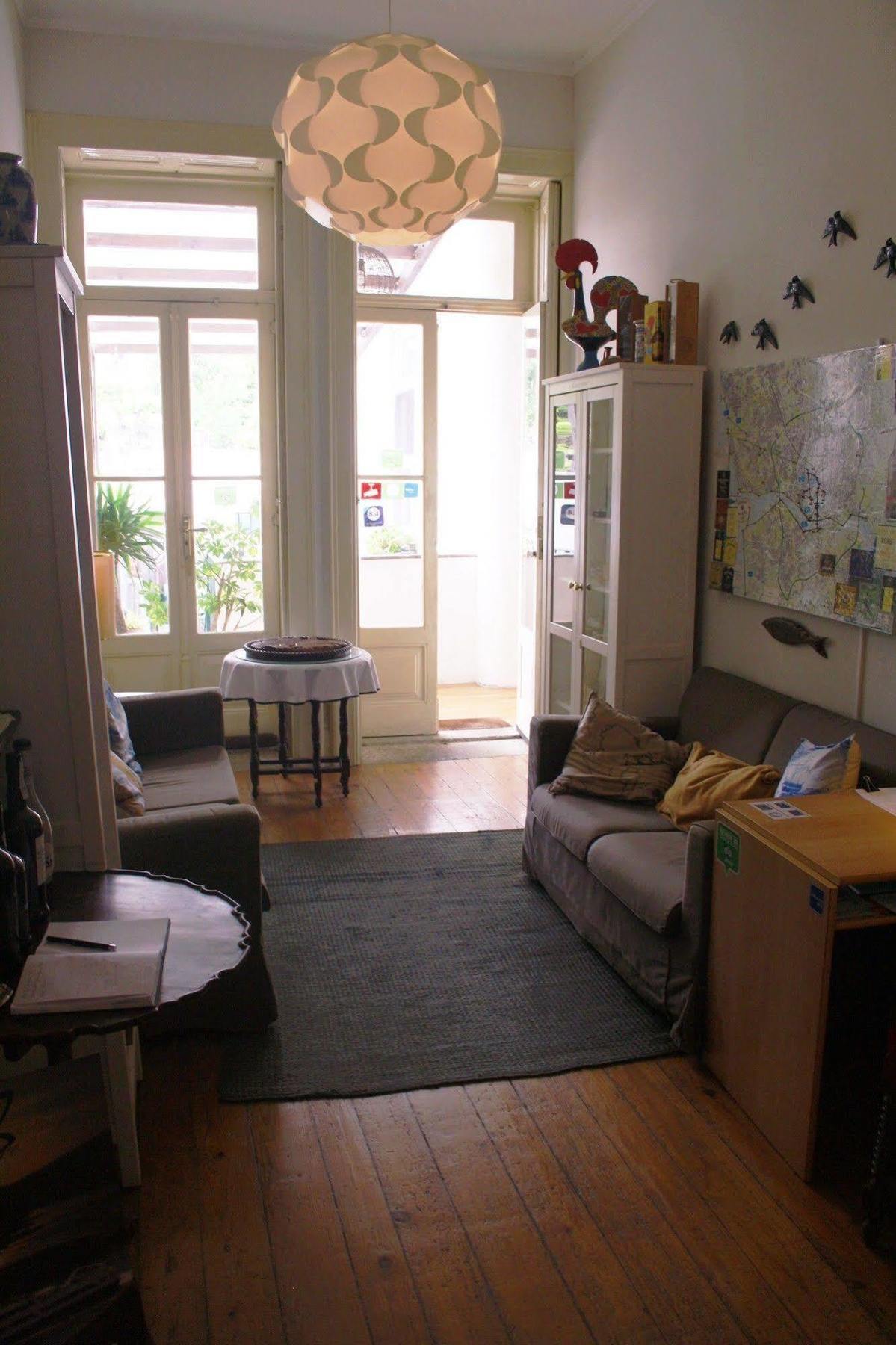 Alvares Cabral Guesthouse Porto Exterior photo
